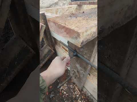 Видео: Как мы делаем монолитный цоколь ( ленточный фундамент) зимой!!!!