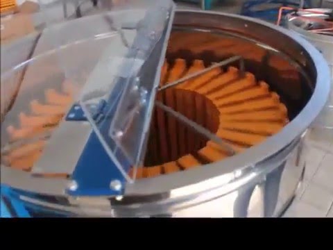 Видео: Пчеловодство.Медогонка "Машенька" от фирмы Меллиса 93