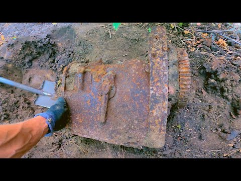 Видео: Тут никто не копал. Я первый добрался. #металлокоп #коп металла #где копать металл