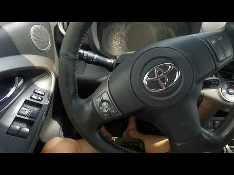 Видео: Toyota RAV4 2009 года выпуска снятие приборной панели.