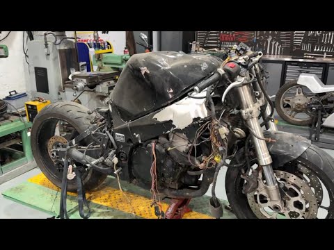 Видео: Полное восстановление Suzuki GSX-R750 2001 года | От металлолома до легенды