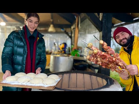 Видео: ПЕЧЁМ ХЛЕБ и ШАШЛЫКИ в ДЕРЕВЕНСКОМ ТАНДЫРЕ.