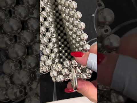 Видео: Что делать если сумочка из бусин не держит форму как укрепить углы#сумочкаизбусин #beadsbag#handmade