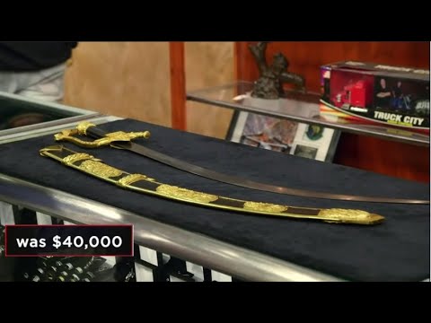 Видео: ПРИНЕС ОЧЕНЬ СТАРУЮ РУССКУЮ САБЛЮ