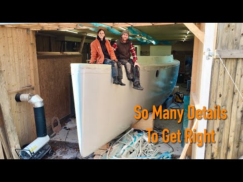 Видео: Прогресс в создании передней каюты на нашей самостоятельно построенной 52-футовой парусной лодке ...