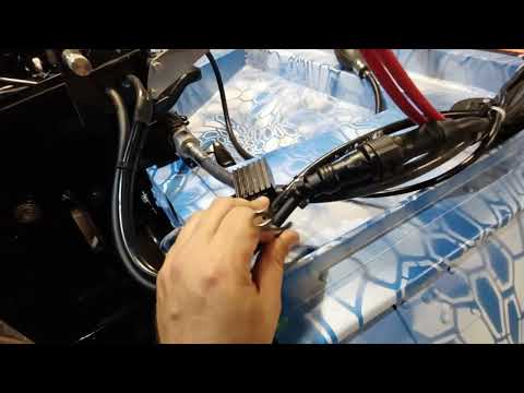 Видео: 12 вольт в борт сеть лодки, глодиатор 9.9 про дистанция 