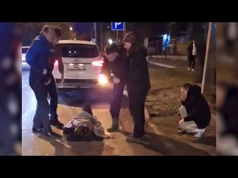 Видео: Папа подвёз дочь на место ДТП