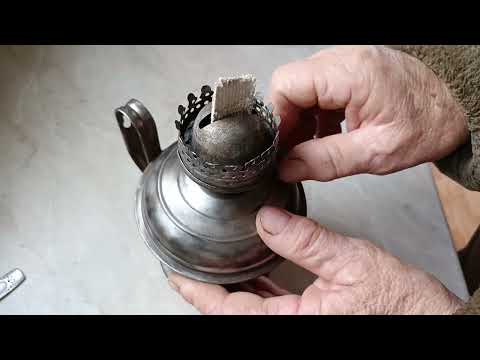 Видео: Керосиновая лампа. светит и жарит.
