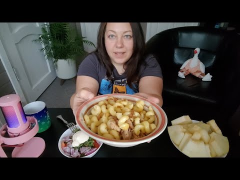 Видео: Мукбанг Макароны с тушёнкой 🍝 Салат🥗 Дыня 🍈