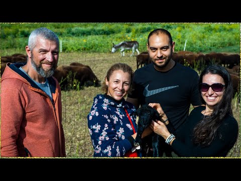 Видео: МОНИ & ЦЕЦИ ( @BohoSoulz ) на ГОСТИ на ФЕРМА МОНСЪР | снимки за ДРУГИТЕ БЪЛГАРИ | ЖИВОТ НА СЕЛО