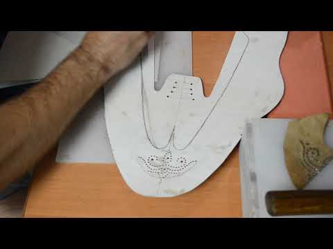 Видео: Обувь ручной работы. Медальон. Лоферы.