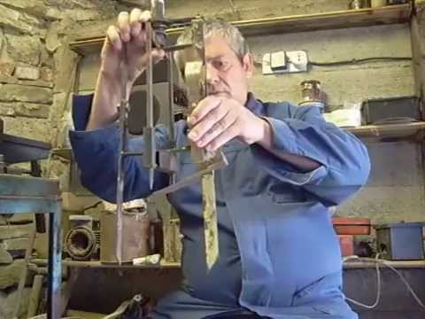 Видео: Самодельный капкан для крота 1