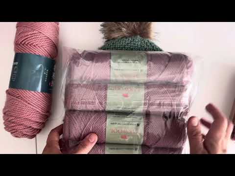 Видео: Вязальный влог, носки, шапки и шаль 