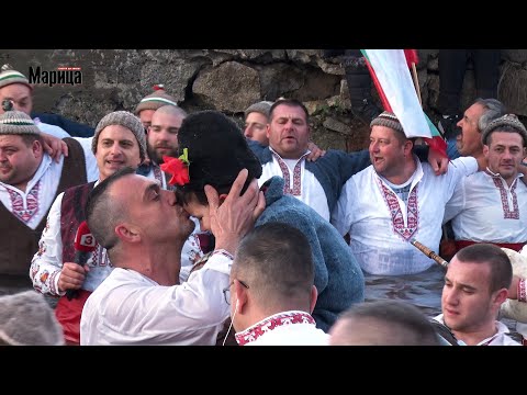 Видео: Мъжко хоро 2020 - Калофер