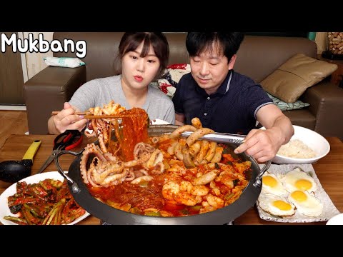 Видео: Mukbang l Nak Gop Dae Sae, острое рагу из осьминога, кишки, креветки! Вместе с рецептом.🍥
