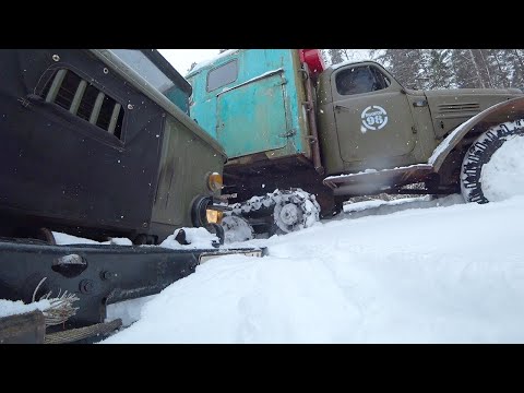 Видео: Полугусеничный ЗИЛ против ГАЗ 66 / Неожиданные результаты