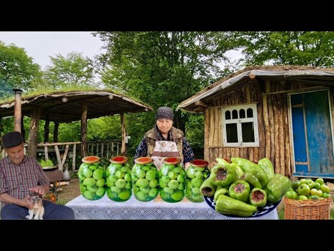 Видео: Бабушка засолила зелёные помидоры на зиму — вкус, как в детстве! И Фаршированные перцы 🫑