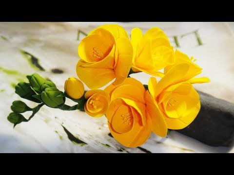 Видео: ЖЕЛТАЯ ФРЕЗИЯ из ПОЛИМЕРНОЙ ГЛИНЫ. Мастер-класс по лепке для начинающих и не только