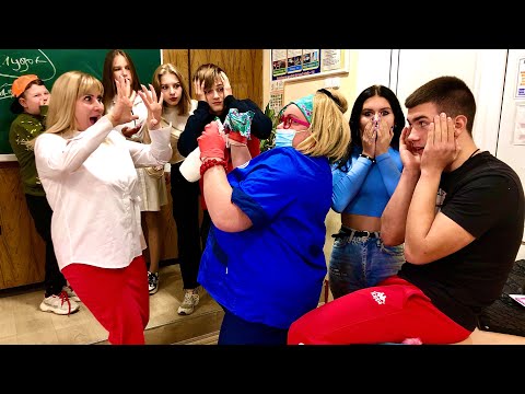 Видео: ОБПРЫСКАЛА УЧИТЕЛЯ! НАГЛАЯ УБОРЩИЦА!