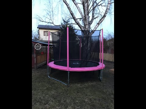 Видео: Собираем батут с сеткой для дачи Hasttings Classic Pink - 305см