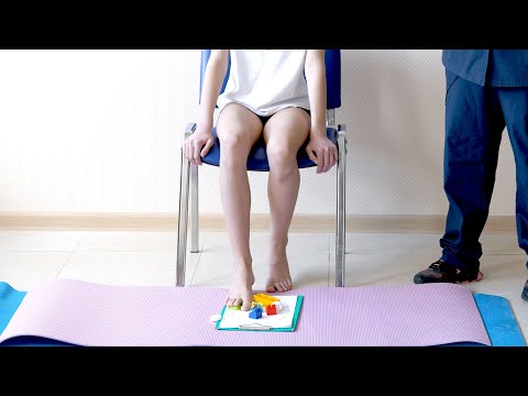 Видео: Комплексы ЛФК. Стопы 3 с предметами.