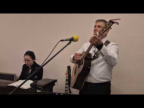 Видео: «Сердцем, устами, умом и душой» – общее пение ￼(09.11.2025)