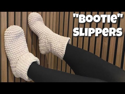 Видео: Пряжа "BOOTIE" Бернат | Как связать тапочки крючком для нач...