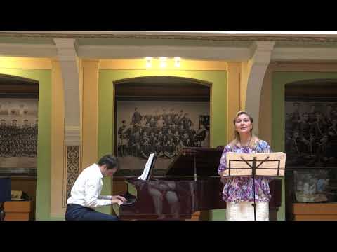 Видео: Малката свещ - от Марин Камбуров - изп. Надя Колева - съпровод и аранжимент Цветан Василев