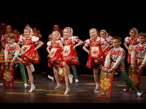 Видео: Городецкие досточки, Ансамбль "Школьные годы". Gorodetsky Dostochki, School Years Ensemble. 4К