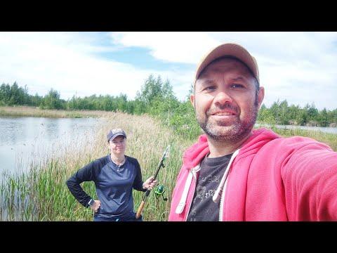 Видео: Рыбалка с Маринкой на карьере
