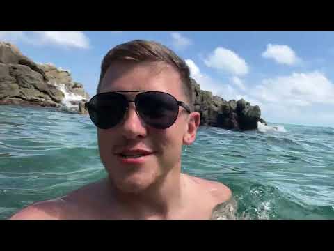 Видео: День на пляже Sa Boadella в Испании на побережье Коста Брава