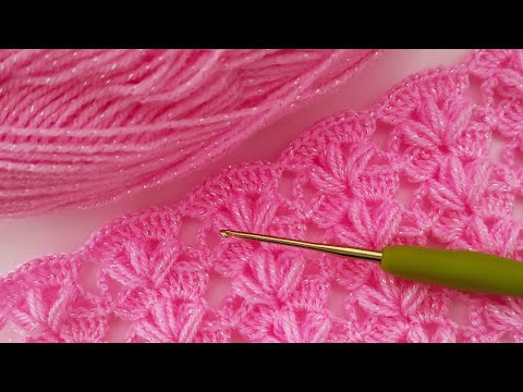 Видео: Как связать прямоугольную шаль крючком — простой узор шали крючком для начинающих