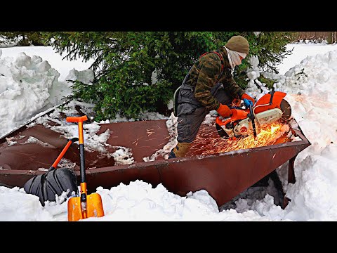 Видео: НАХОДКА В ТАЙГЕ! РАСКОПАЛ БУНКЕР. СССР. КОРМИТ.  БЕНЗОРЕЗ, ПИЛА ВСЕ В ДЕЛЕ. ИЗБА. РЫБАЛКА БУДЕТ ВСЕ!