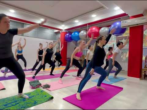Видео: Динамическая растяжка! Dynamic stretching! Alongamento dinamico