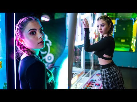 Видео: Как снимать портреты ночью (2020)