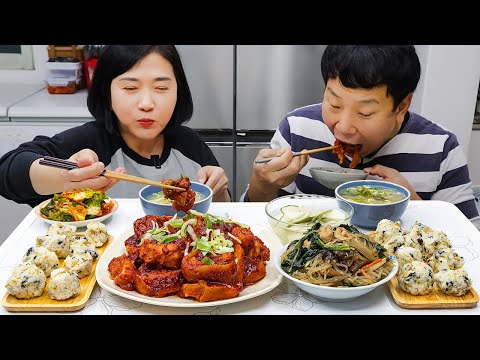 Видео: Острые тушеные говяжьи ножки и рисовые шарики МУКБАНГ EATING SHOW