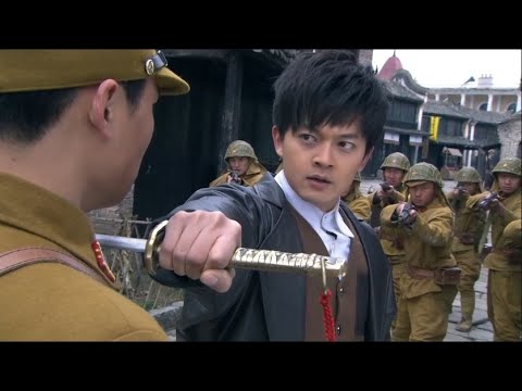 Видео: Молодой парень неожиданно становится непобедимым кулачным богом. Он сбивает врага одним ударом.