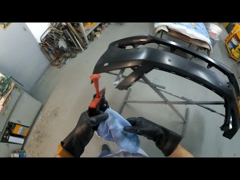 Видео: Как правильно подготовить и покрасить новый бампер .