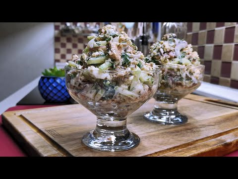 Видео: САЛАТ СО ШПРОТАМИ, уходит быстрее других на ПРАЗДНИЧНОМ СТОЛЕ! Абсолютный лидер закусок!