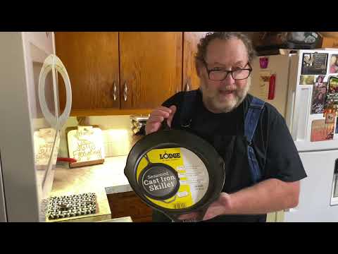 Видео: Нужно ли прокаливать новую чугунную сковороду Lodge?