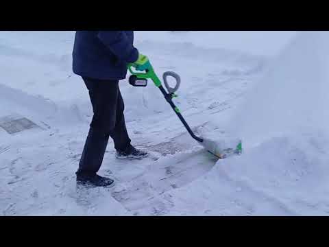 Видео: Расчищаем снег легко и быстро. Аккумуляторный бесщеточный снегоуборщик REDVERG RD-SB18-300BLC/U