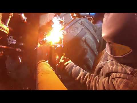 Видео: Ремонт трактора К-701М.  Расточка отверстий,  мойка рамы и др.