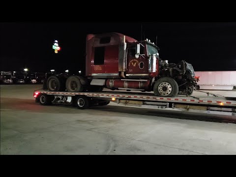 Видео: Купил два трака. western star и peterbilt 379.