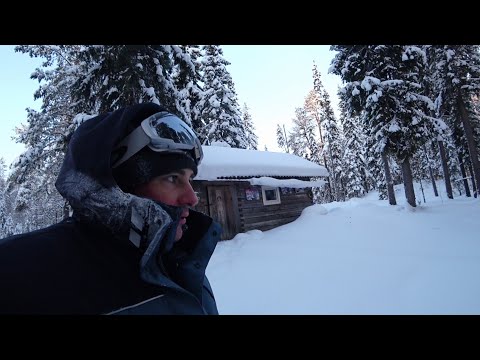 Видео: Живу в Лесной Избе Далеко от Дома. Охота. Рыбалка. Зарабатываю на лесных находках.