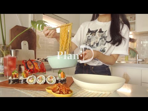 Видео: Приготовление гигантского кимбапа и пончика оранды. История усыновления двух новых спасенных собак