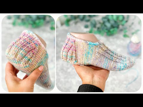 Видео: СЛЕДКИ спицами ЗА ПАРУ ЧАСОВ. Простые тапочки без швов на подошве. Вязание спицами для начинающих.