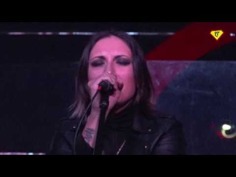 Видео: Закрытый акустический концерт - квартирник Tracktor Bowling