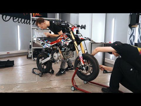 Видео: Оклейка мотоцикла винилом: разбираемся во всех важных особенностях