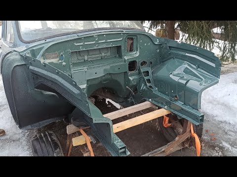 Видео: ГАЗ 21. Реставрация подкапотного пространства.