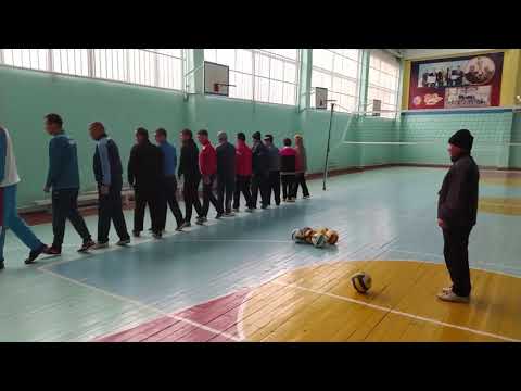 Видео: ВИДЕО САБАК №10. Волейболдо топту ылдыйдан оюнга киргизүү.